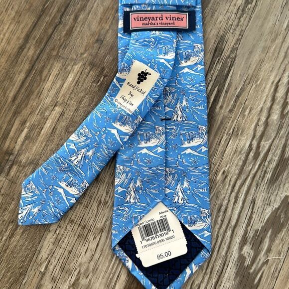 Vineyard vines men’s coastal blue tie in aspen scenic - Picture 3 of 3